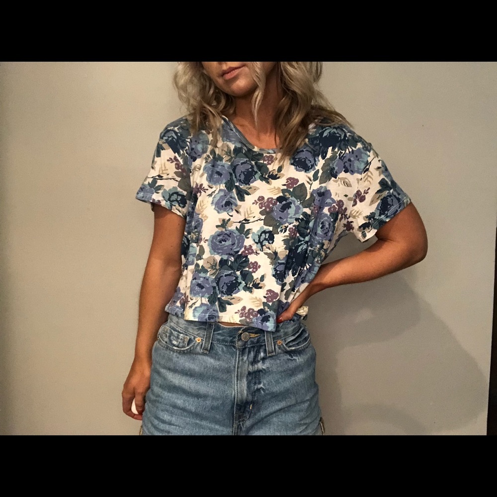 Forever 21 floral crop top 2️⃣1️⃣🌻🌸